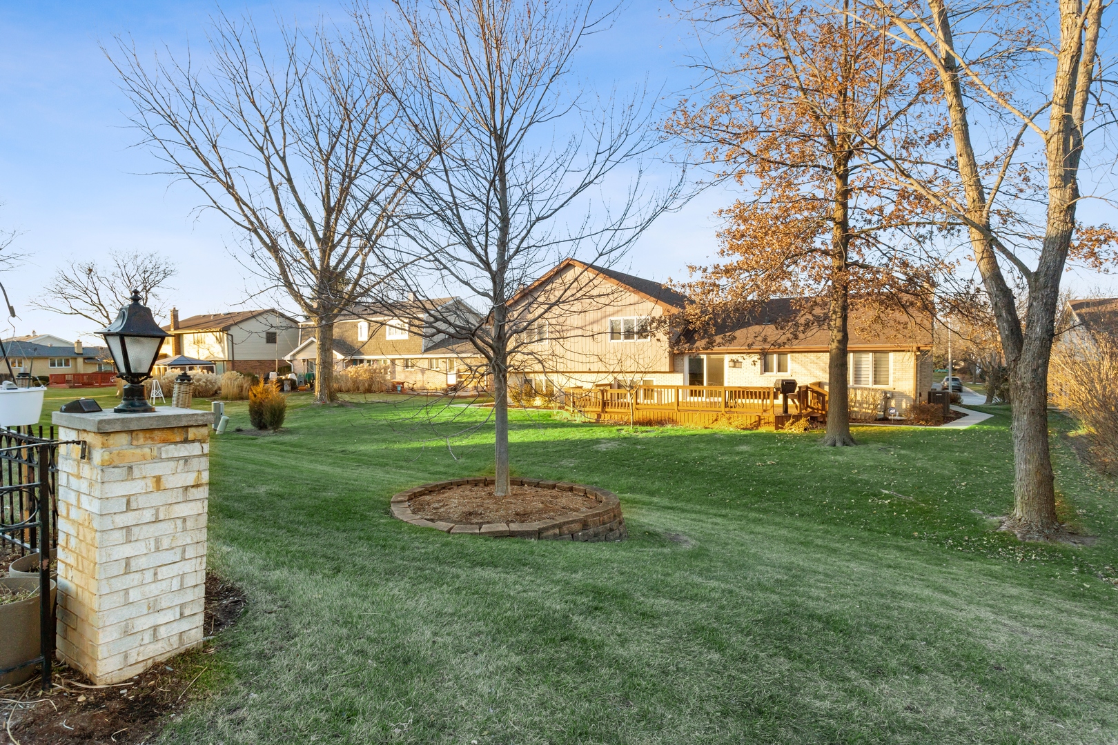 158 Chaucer Court