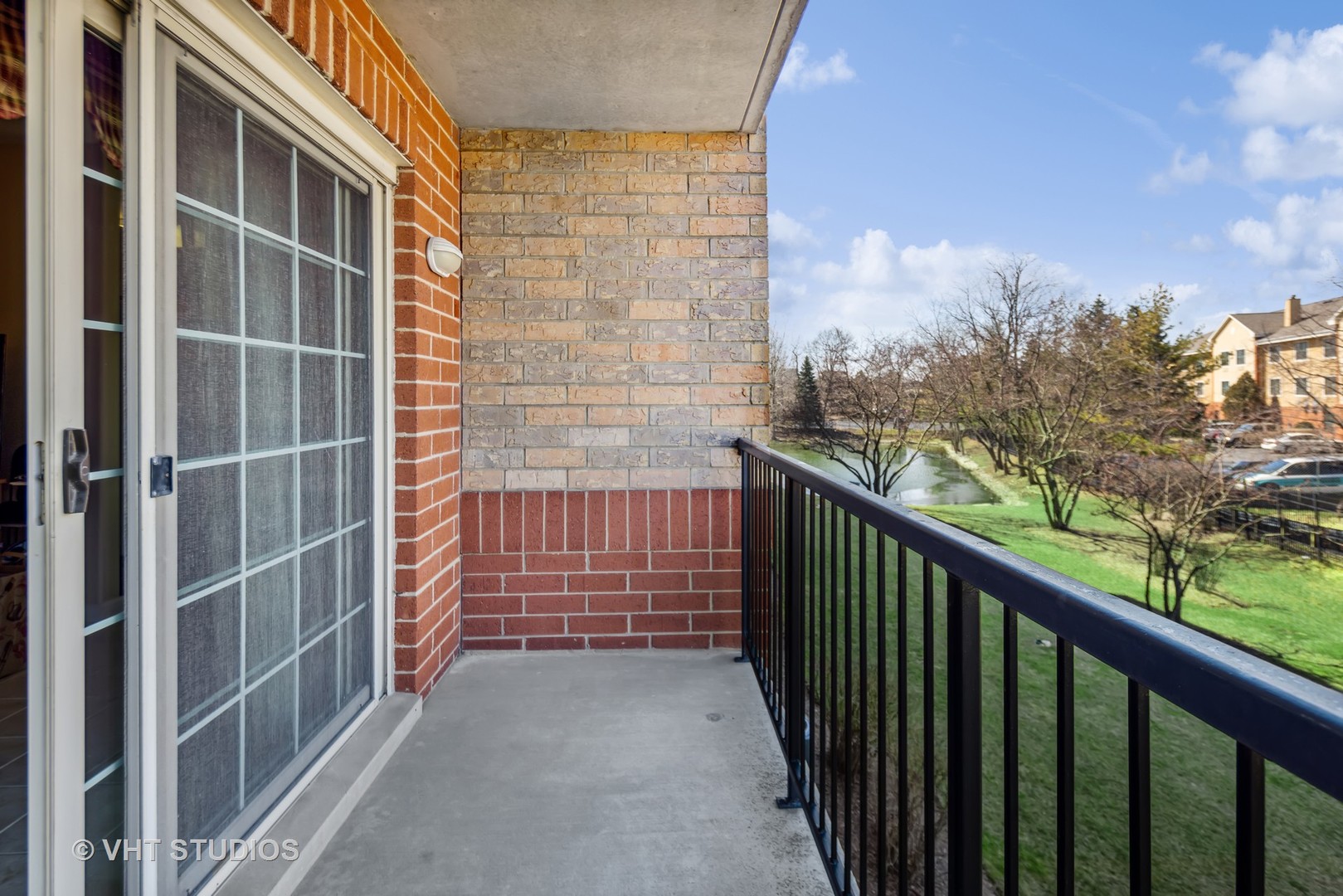 2300 Oakmont Way Unit: 203