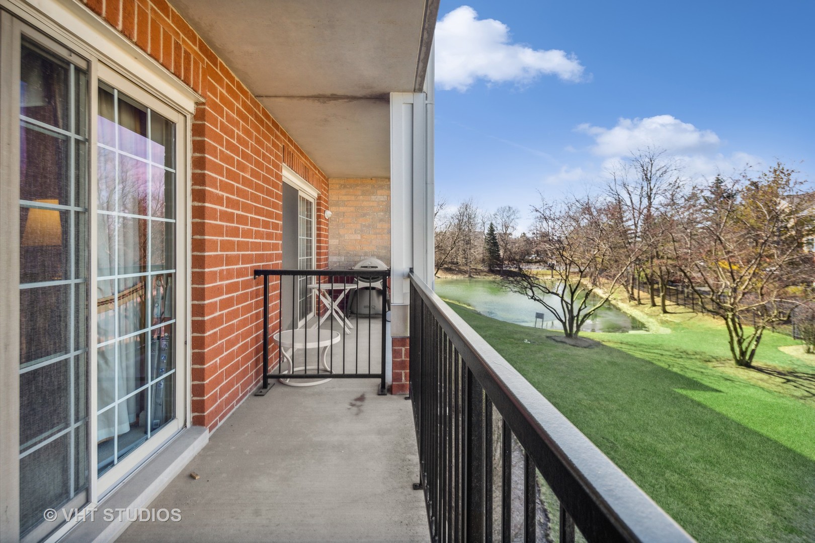 2300 Oakmont Way Unit: 203