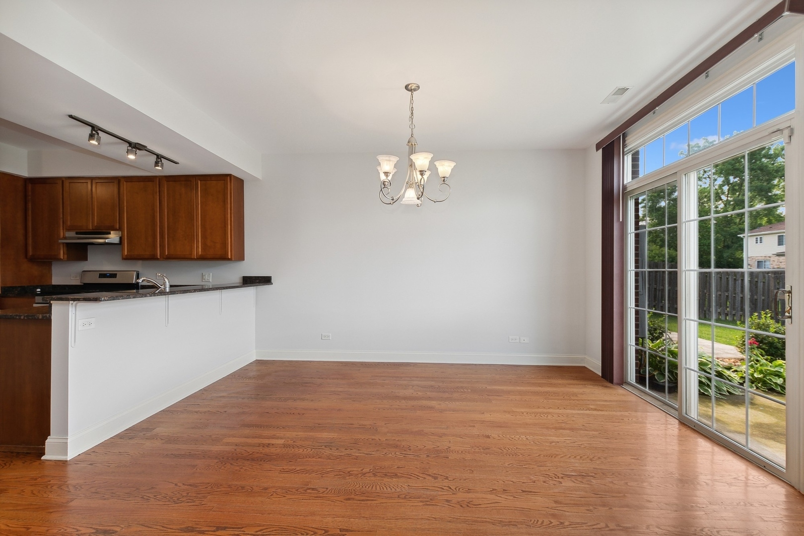 10040 S ROBERTS Road