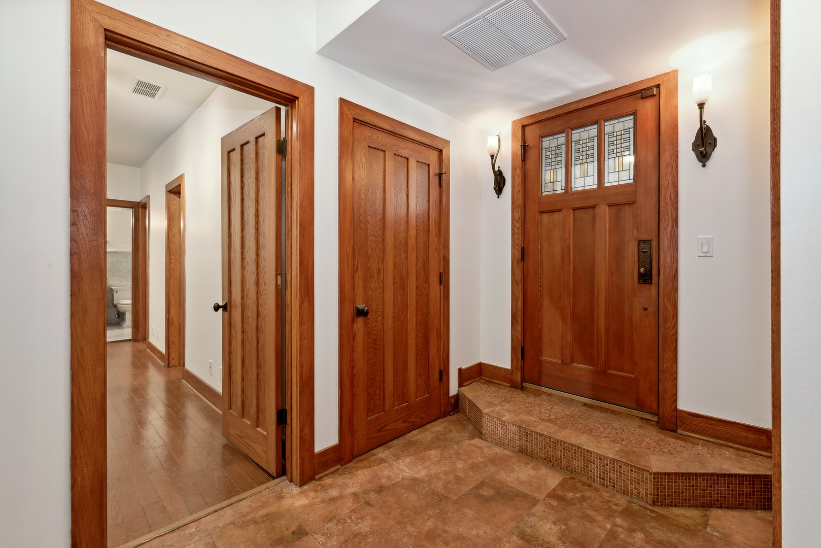 1464 W Winona Street Unit: 1