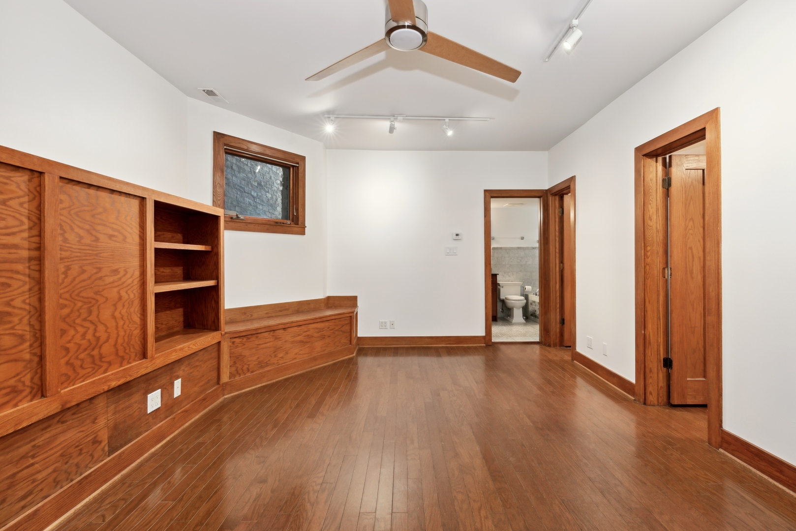 1464 W Winona Street Unit: 1