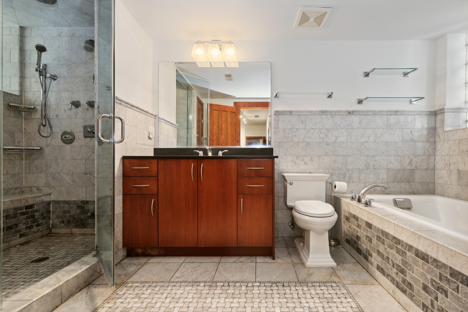 1464 W Winona Street Unit: 1