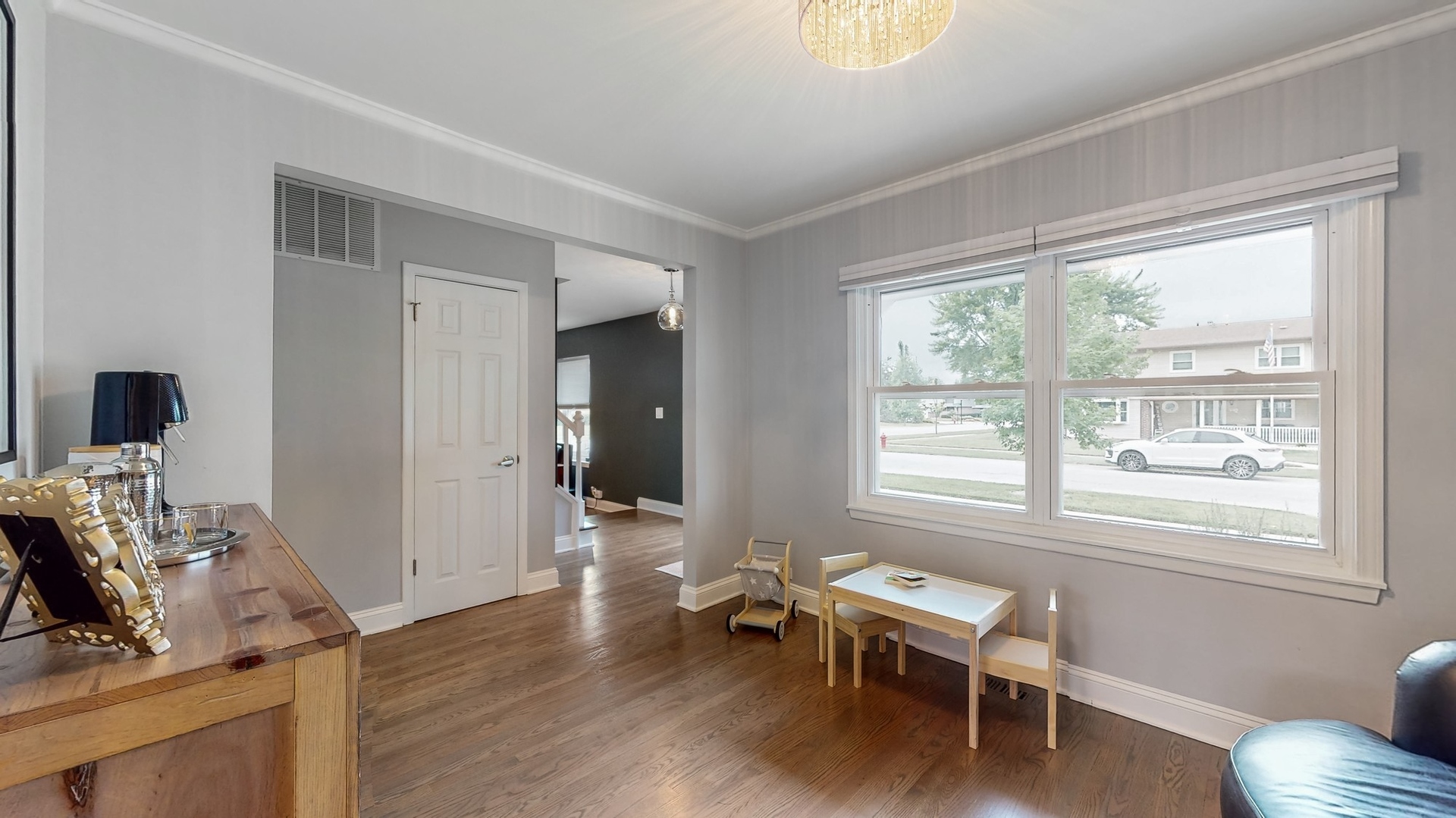 299 W Brantwood Avenue