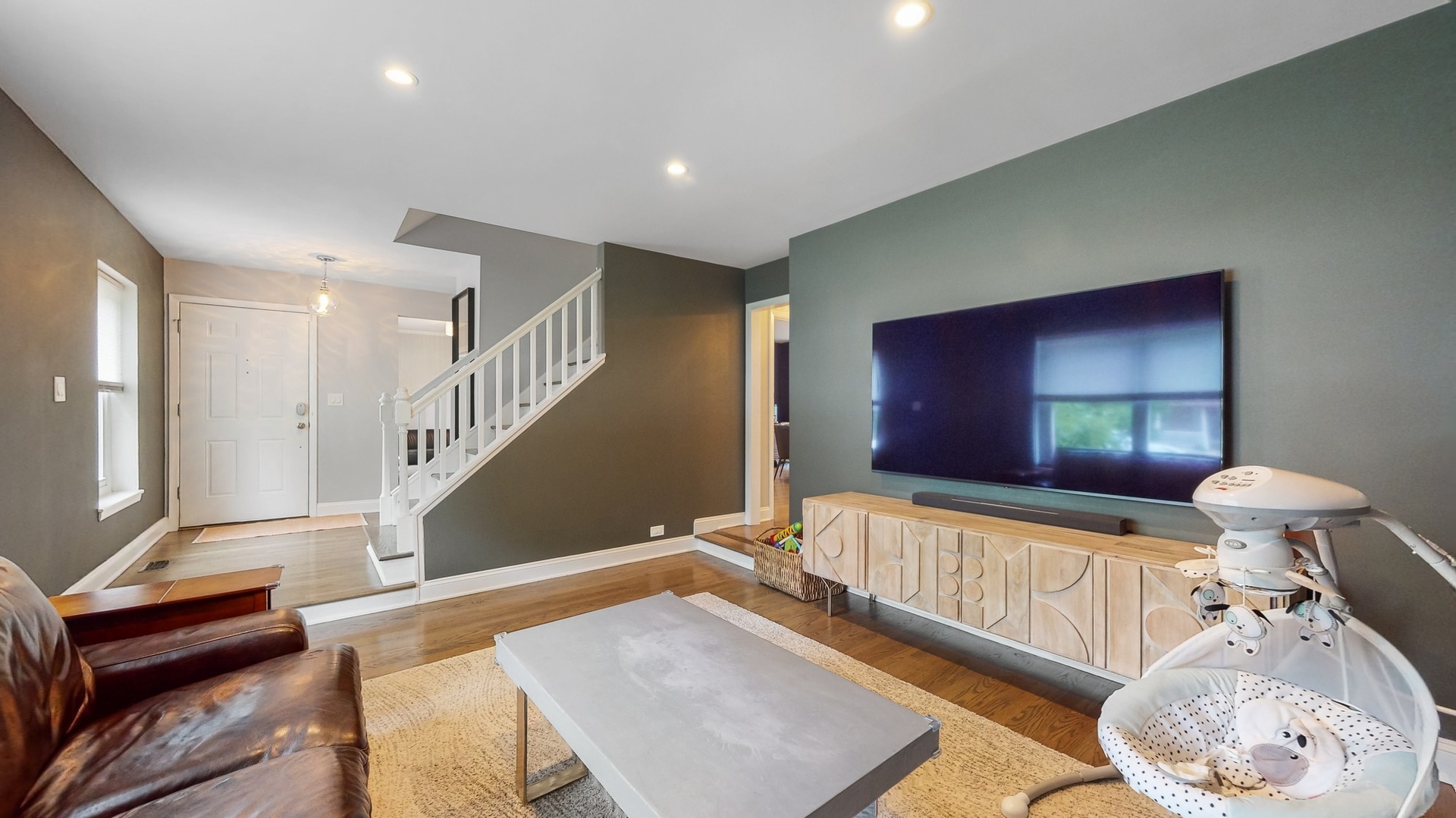 299 W Brantwood Avenue