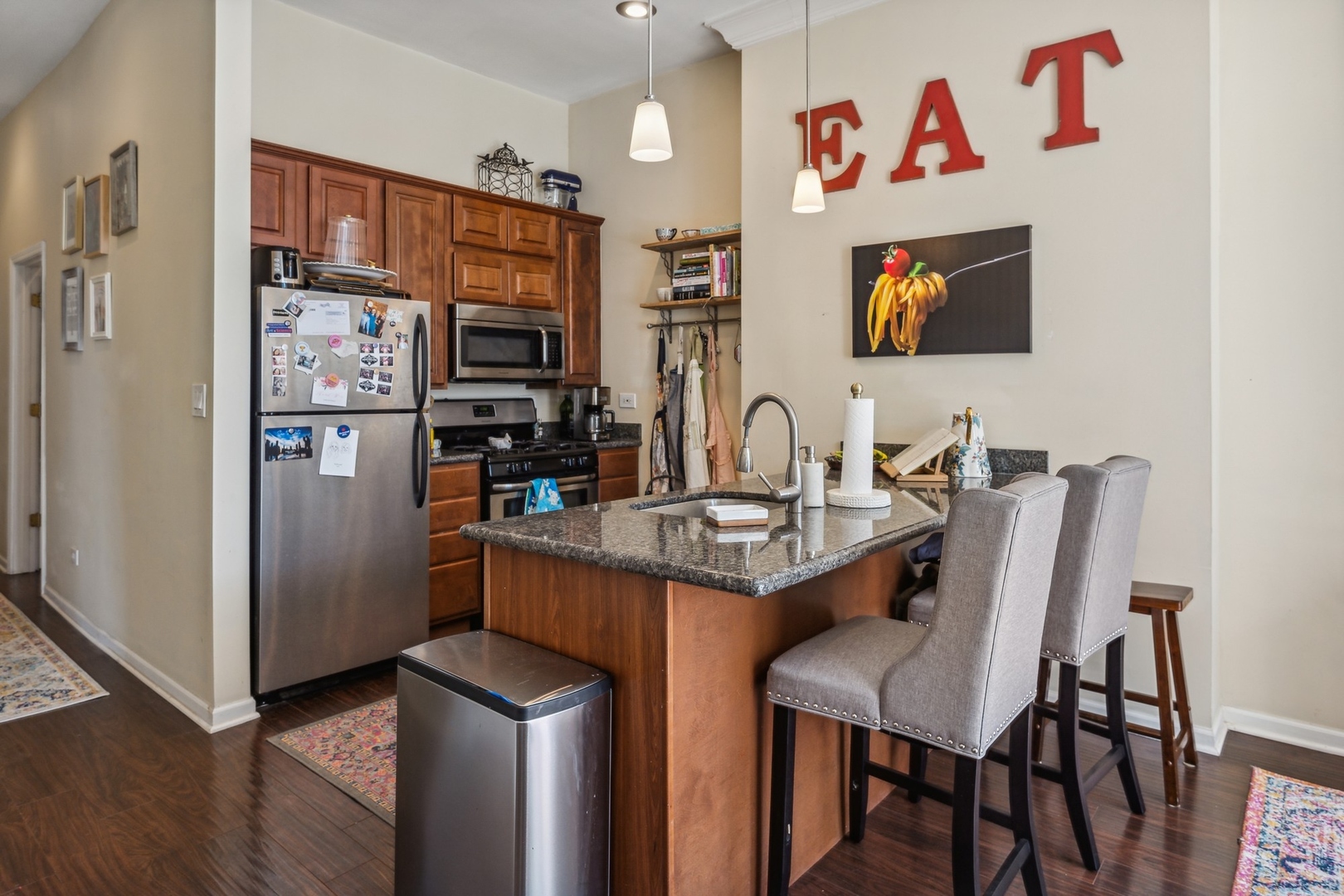 2416 W Superior Street