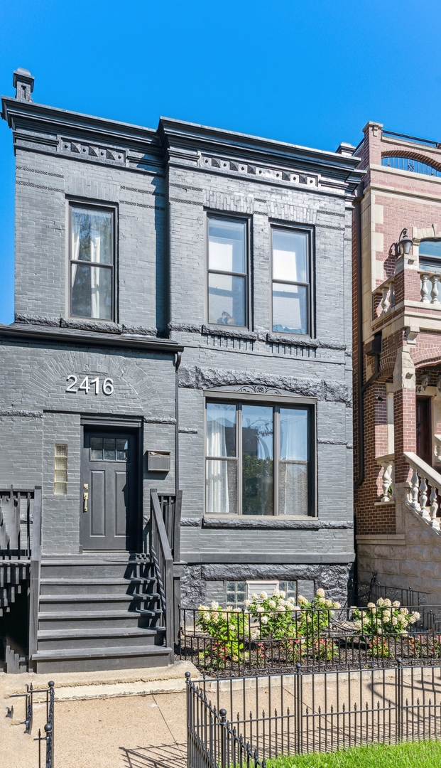 2416 W Superior Street