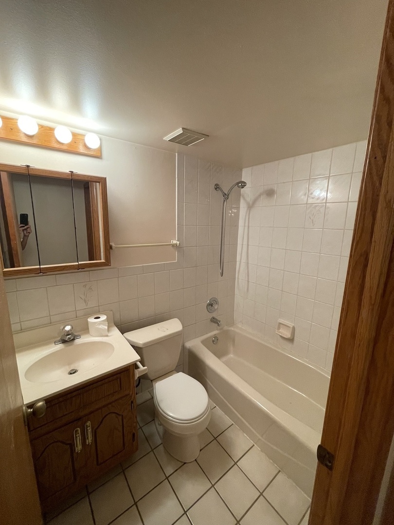10628 PARKSIDE Avenue Unit: 1E