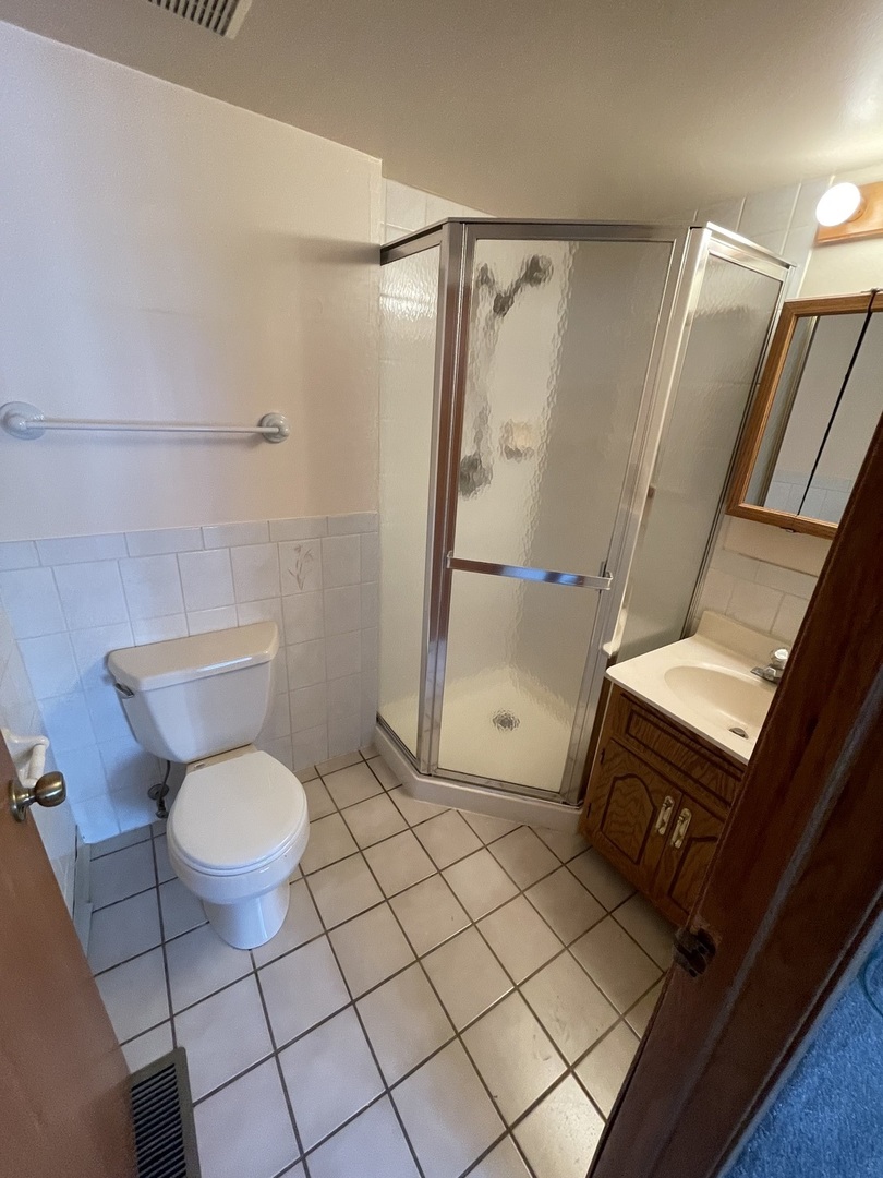 10628 PARKSIDE Avenue Unit: 1E
