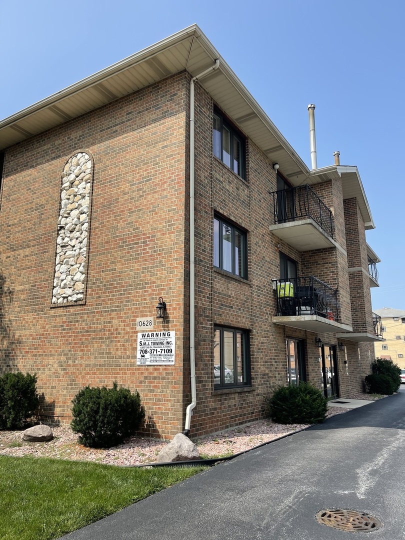 10628 PARKSIDE Avenue Unit: 1E