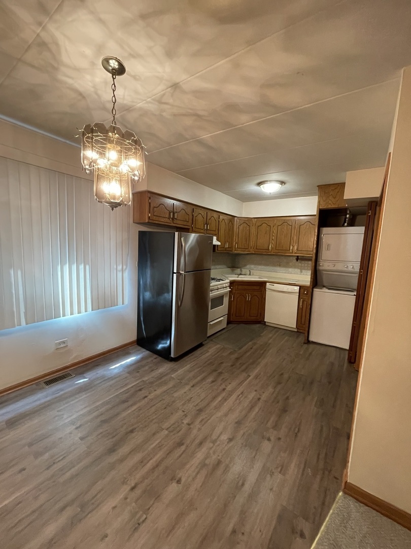 10628 PARKSIDE Avenue Unit: 1E
