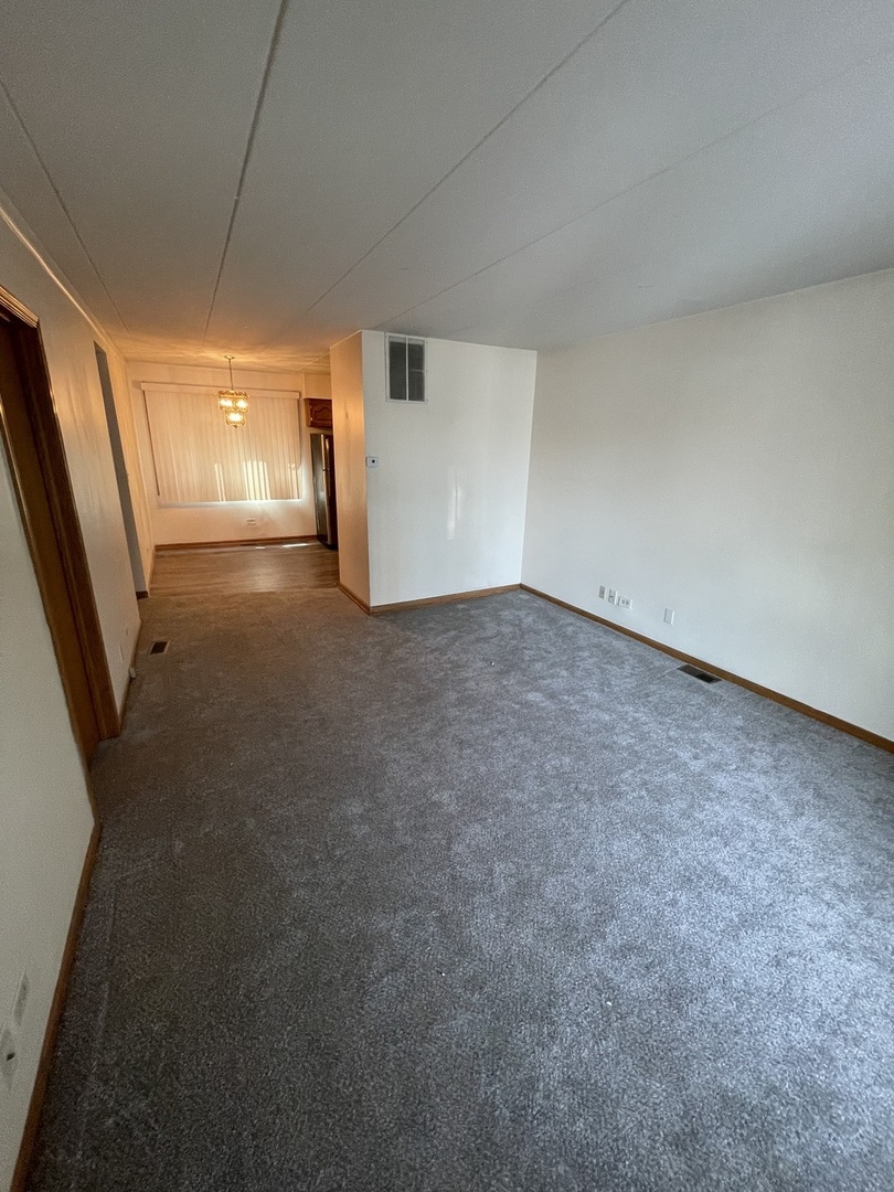 10628 PARKSIDE Avenue Unit: 1E