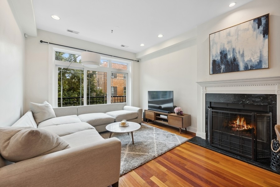 2342 W Montana Street Unit: 2W