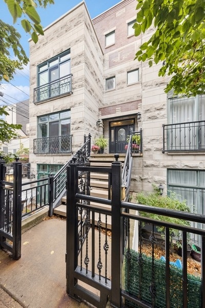 2342 W Montana Street Unit: 2W