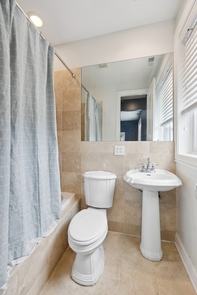 2342 W Montana Street Unit: 2W