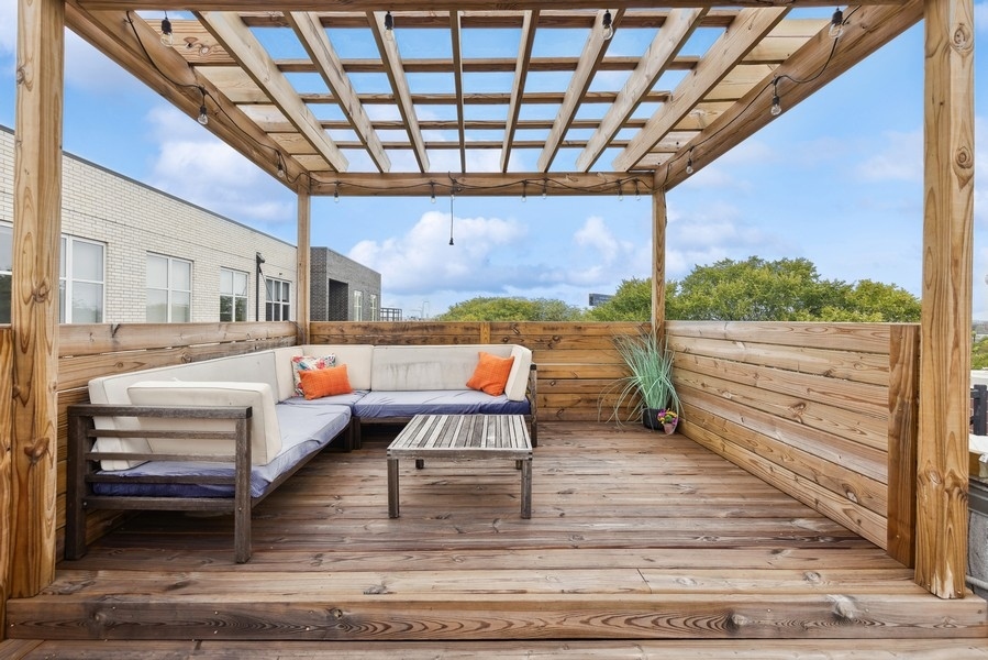 2342 W Montana Street Unit: 2W