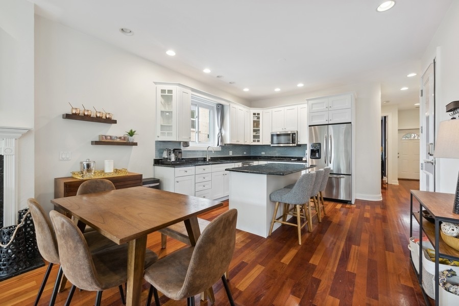 2342 W Montana Street Unit: 2W