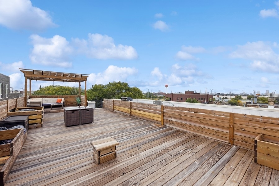 2342 W Montana Street Unit: 2W