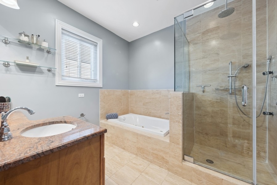 2342 W Montana Street Unit: 2W