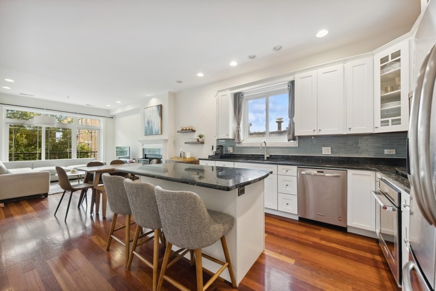 2342 W Montana Street Unit: 2W