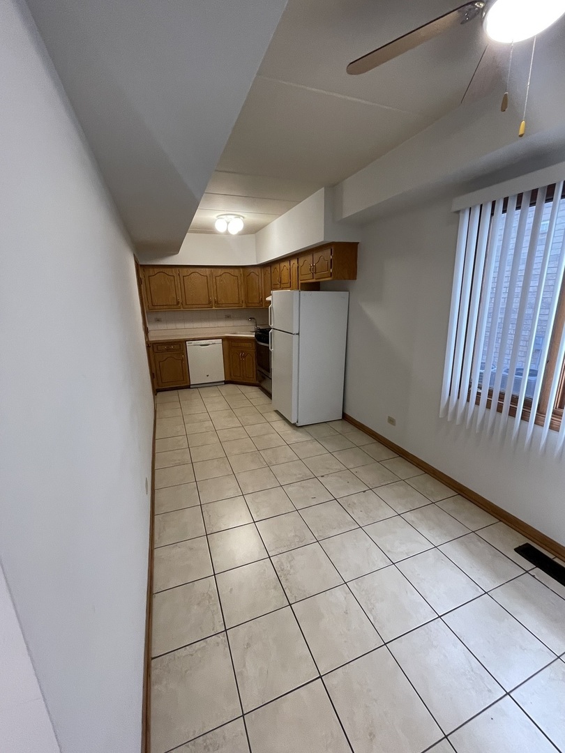 9532 MINNICK Avenue Unit: 1E