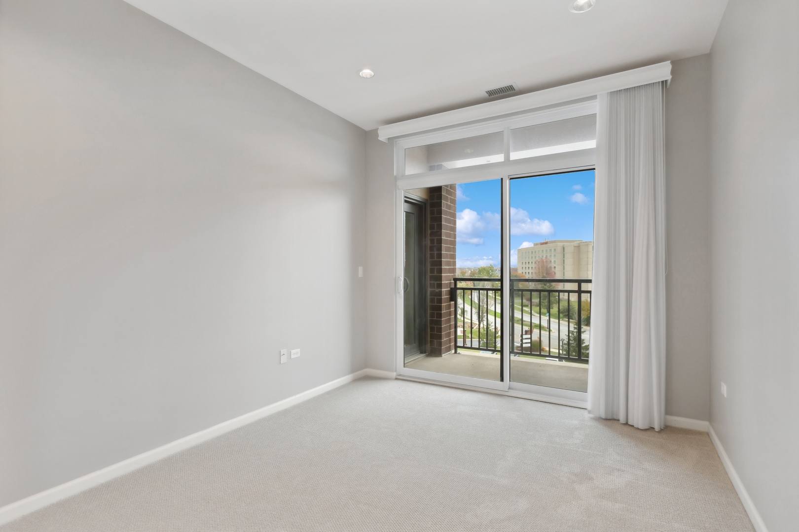 850 Village Center Drive Unit: 319