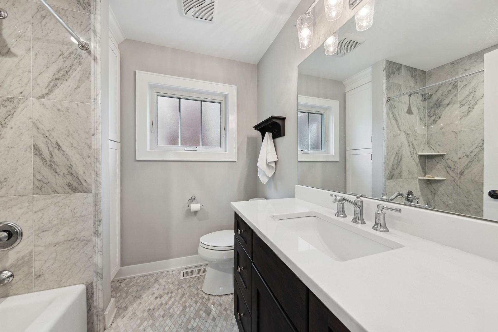 903 S Brainard Avenue