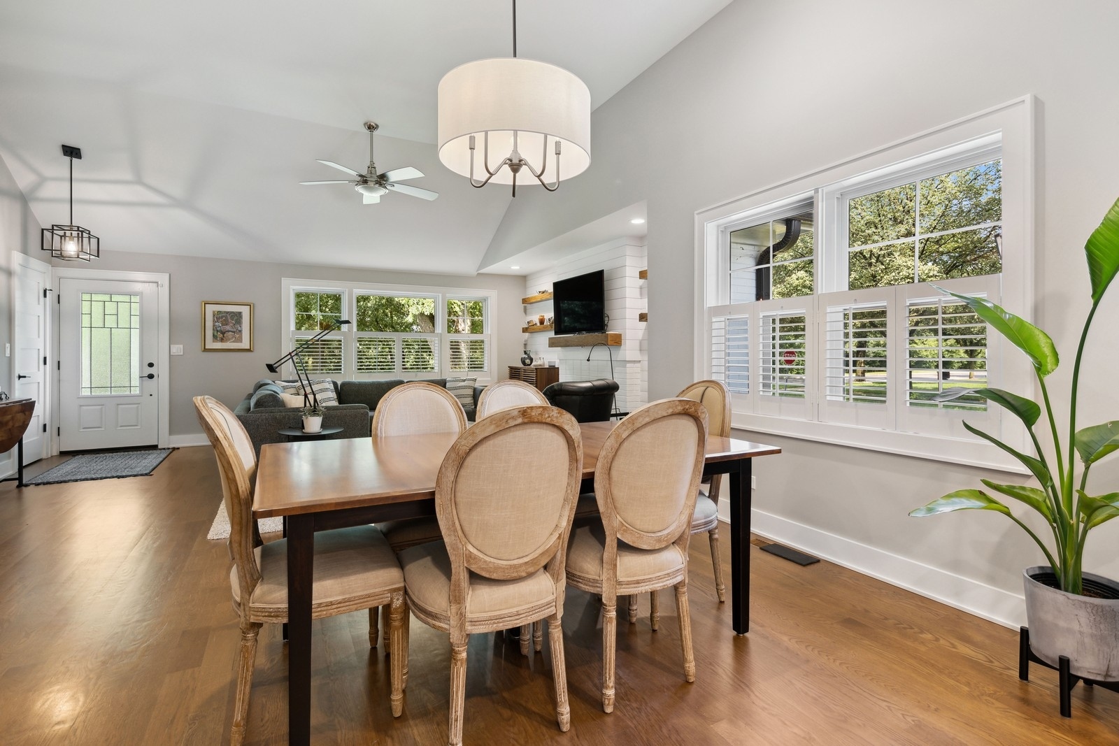 903 S Brainard Avenue