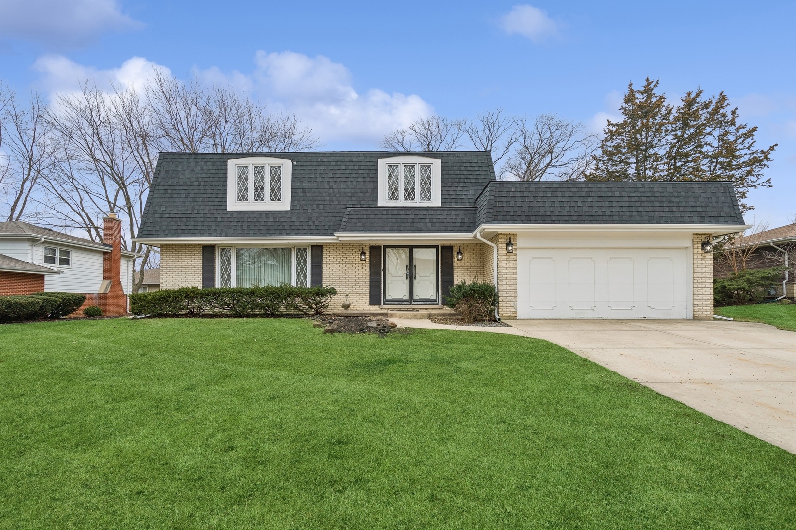 18W337 Claremont Drive