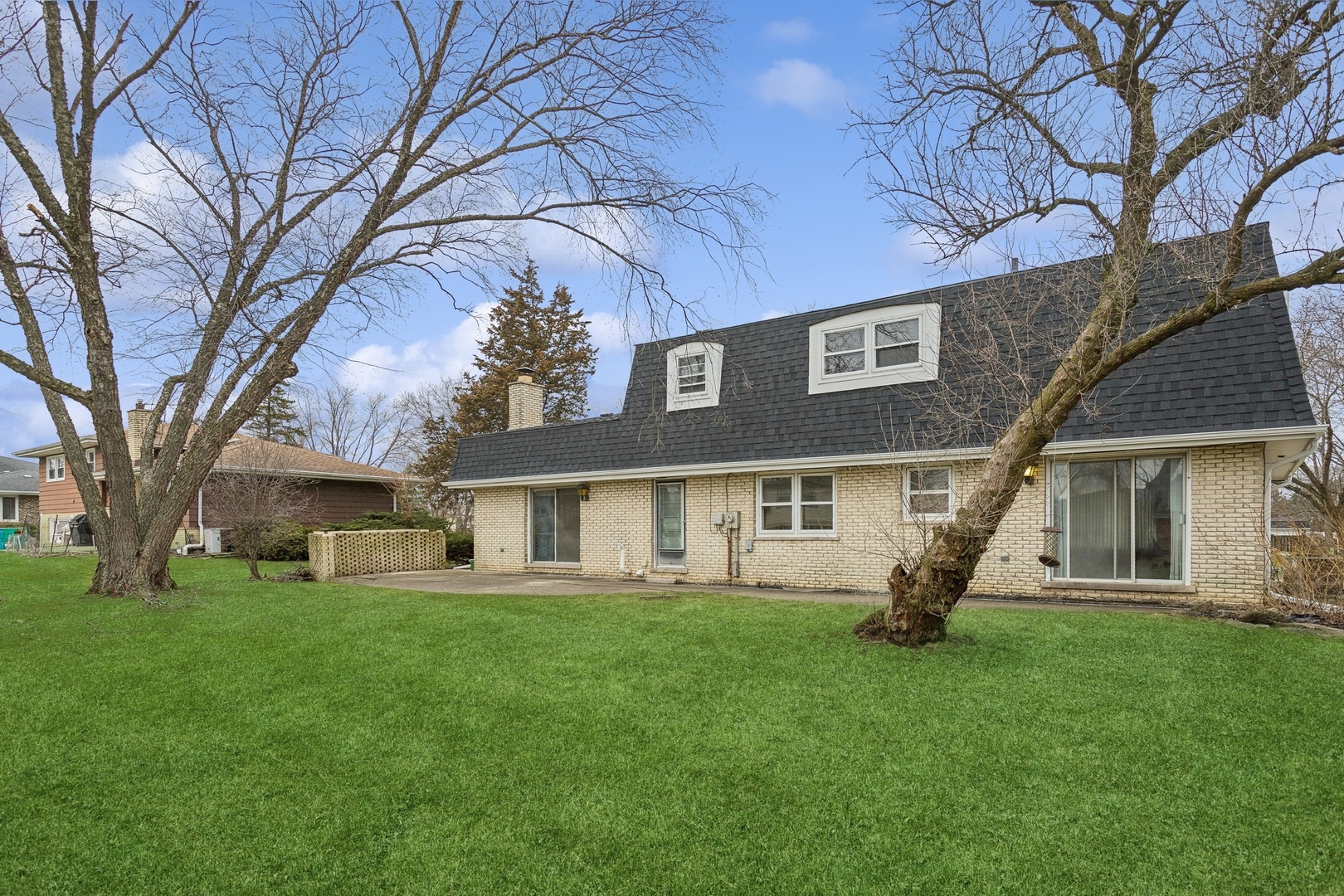 18W337 Claremont Drive