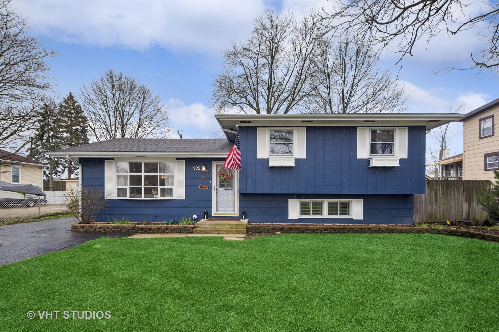 935 Southport Avenue