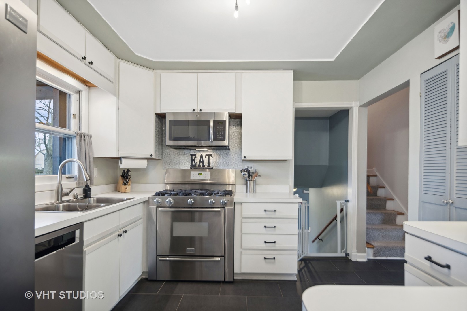 935 Southport Avenue