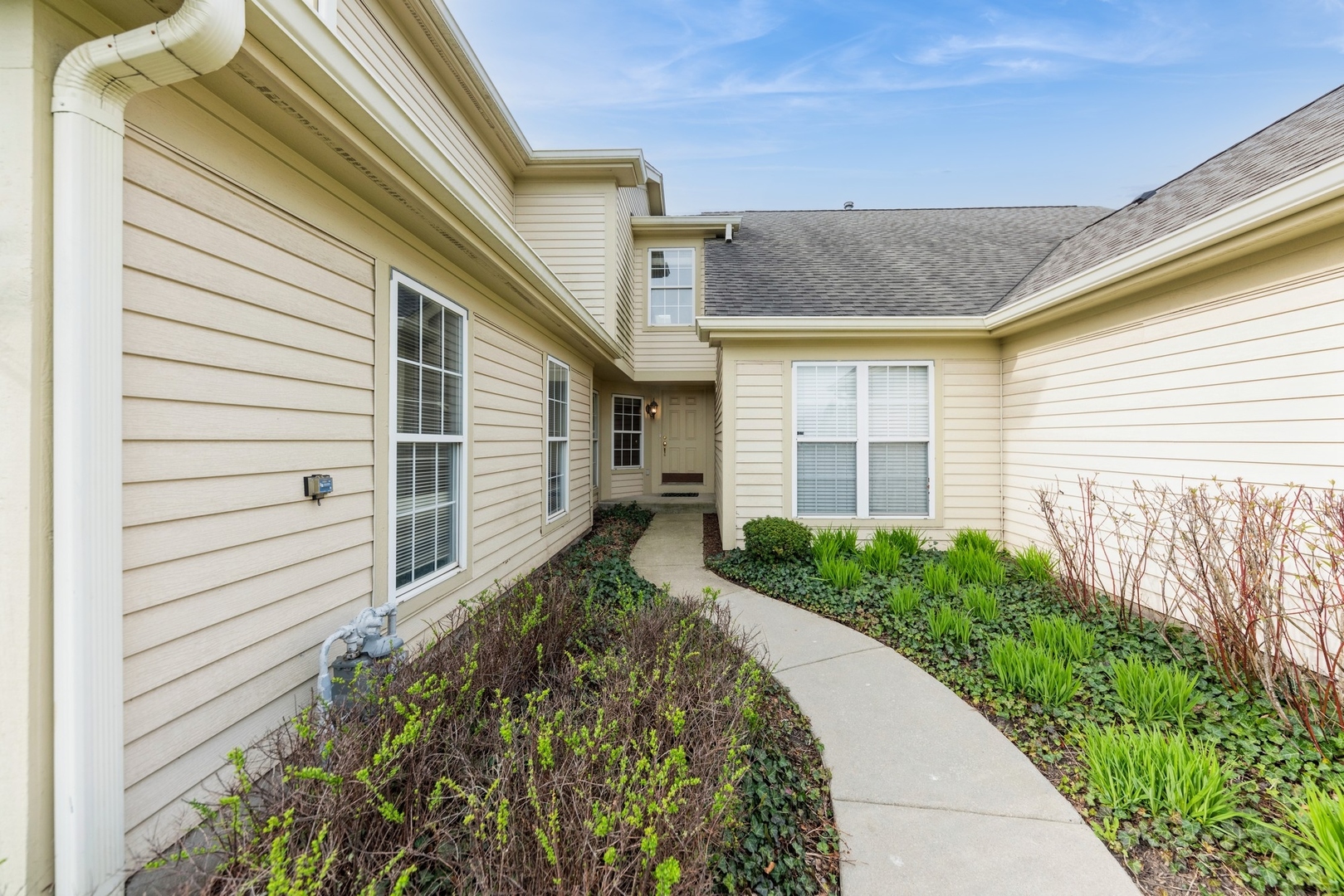 36100 N New Bridge Court