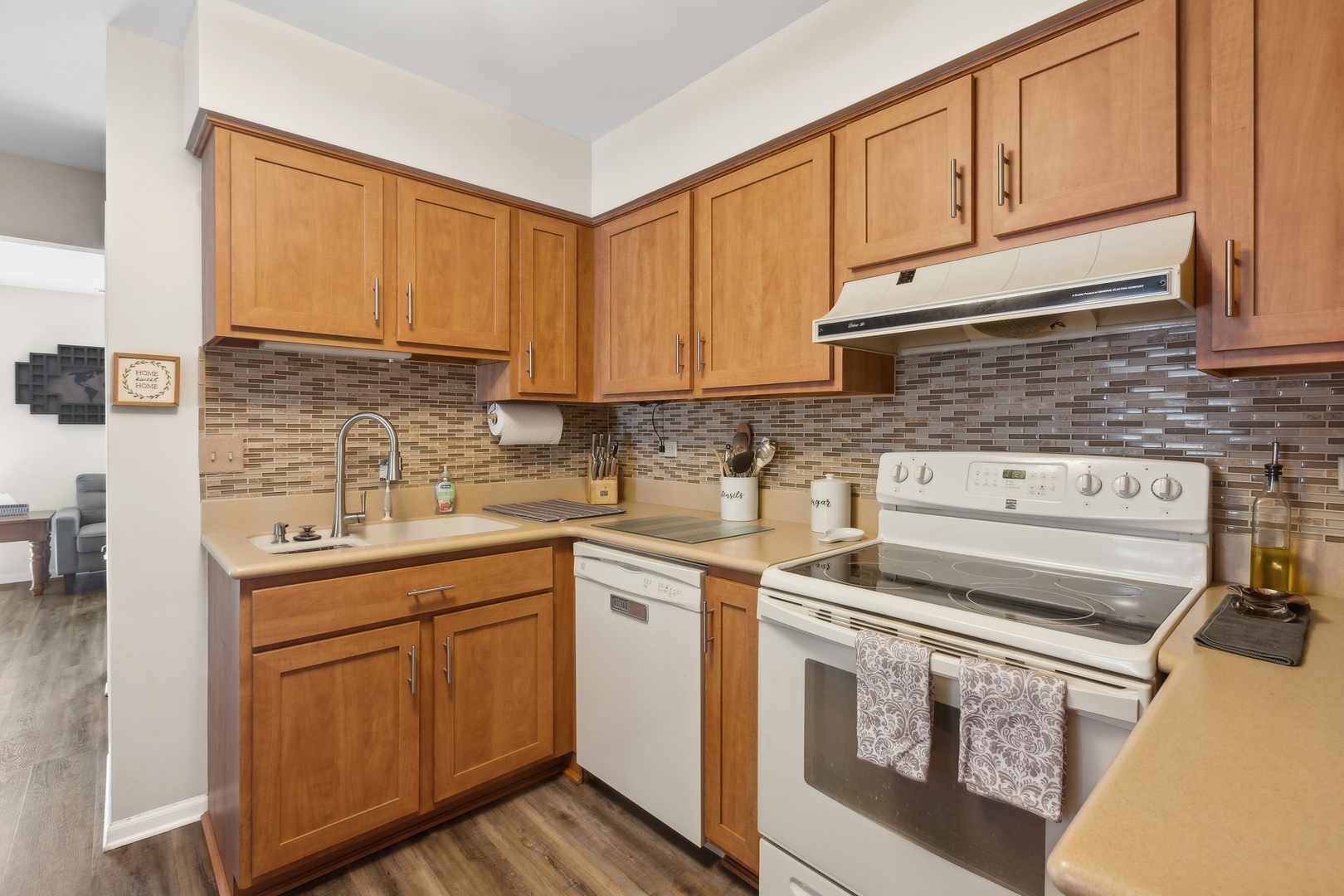 2S717 Timber Drive Unit: 18B
