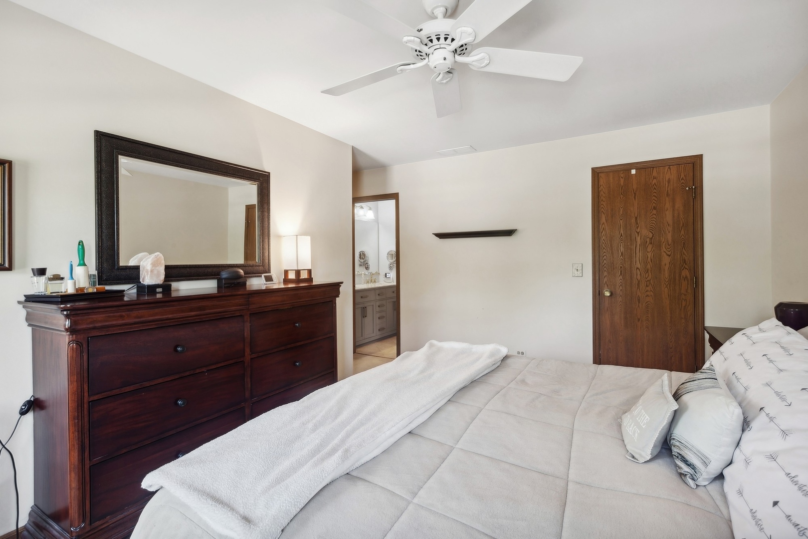 2S717 Timber Drive Unit: 18B