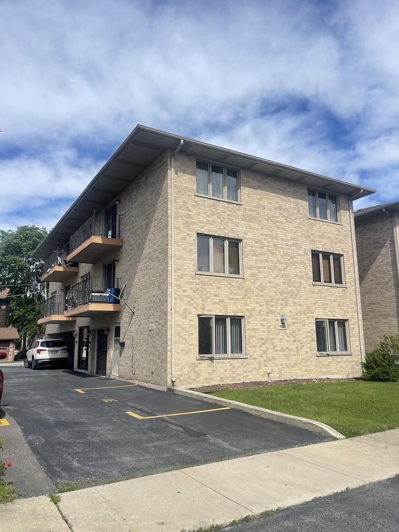 9532 Minnick Avenue Unit: 2W