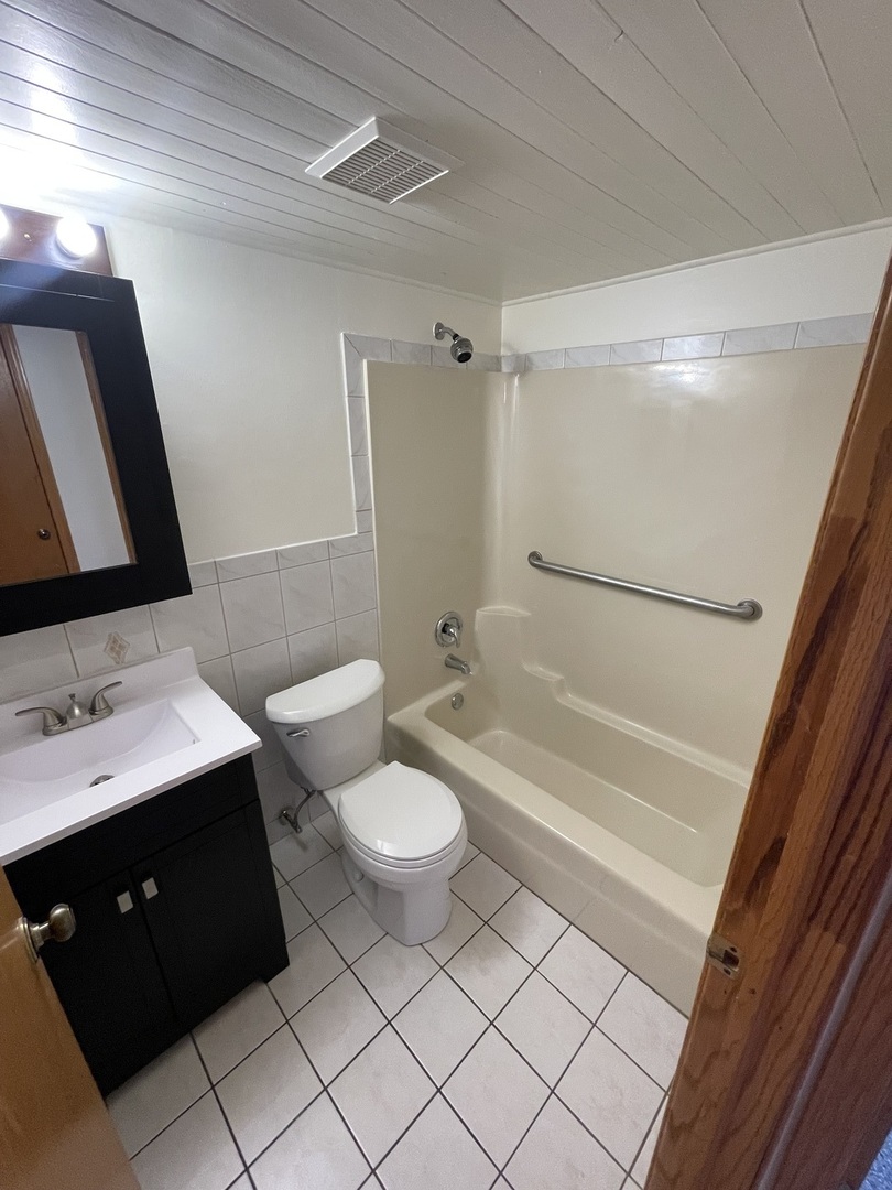 9532 Minnick Avenue Unit: 2W
