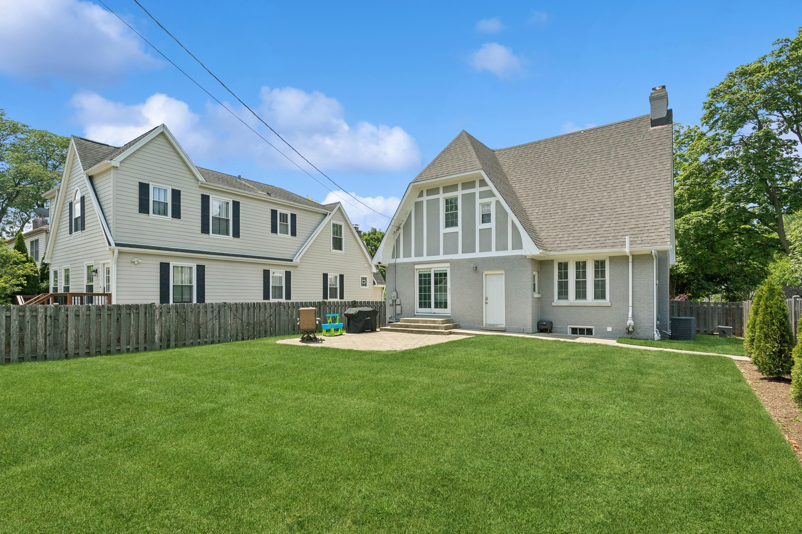 345 N Oaklawn Avenue