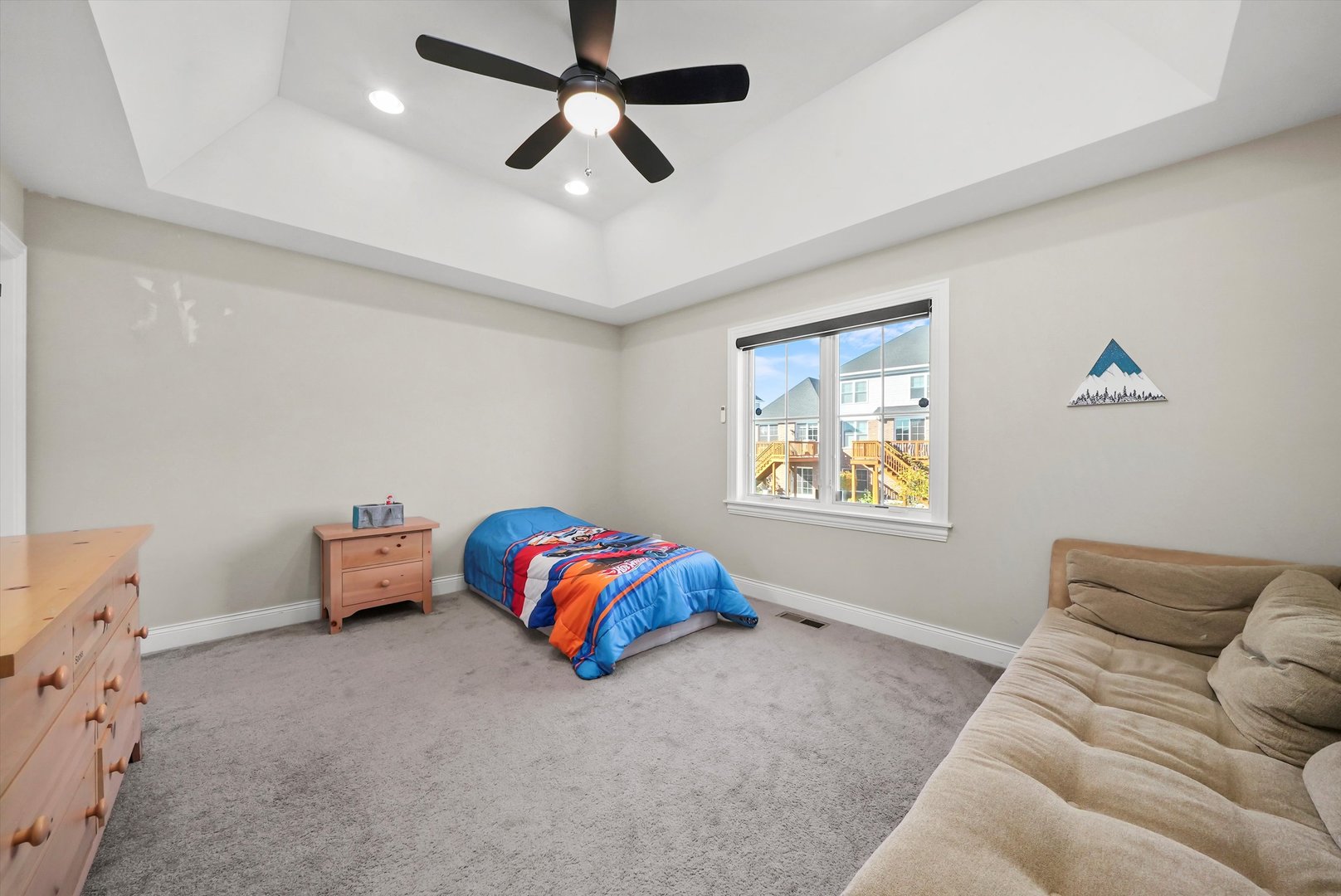17048 CLOVER Drive