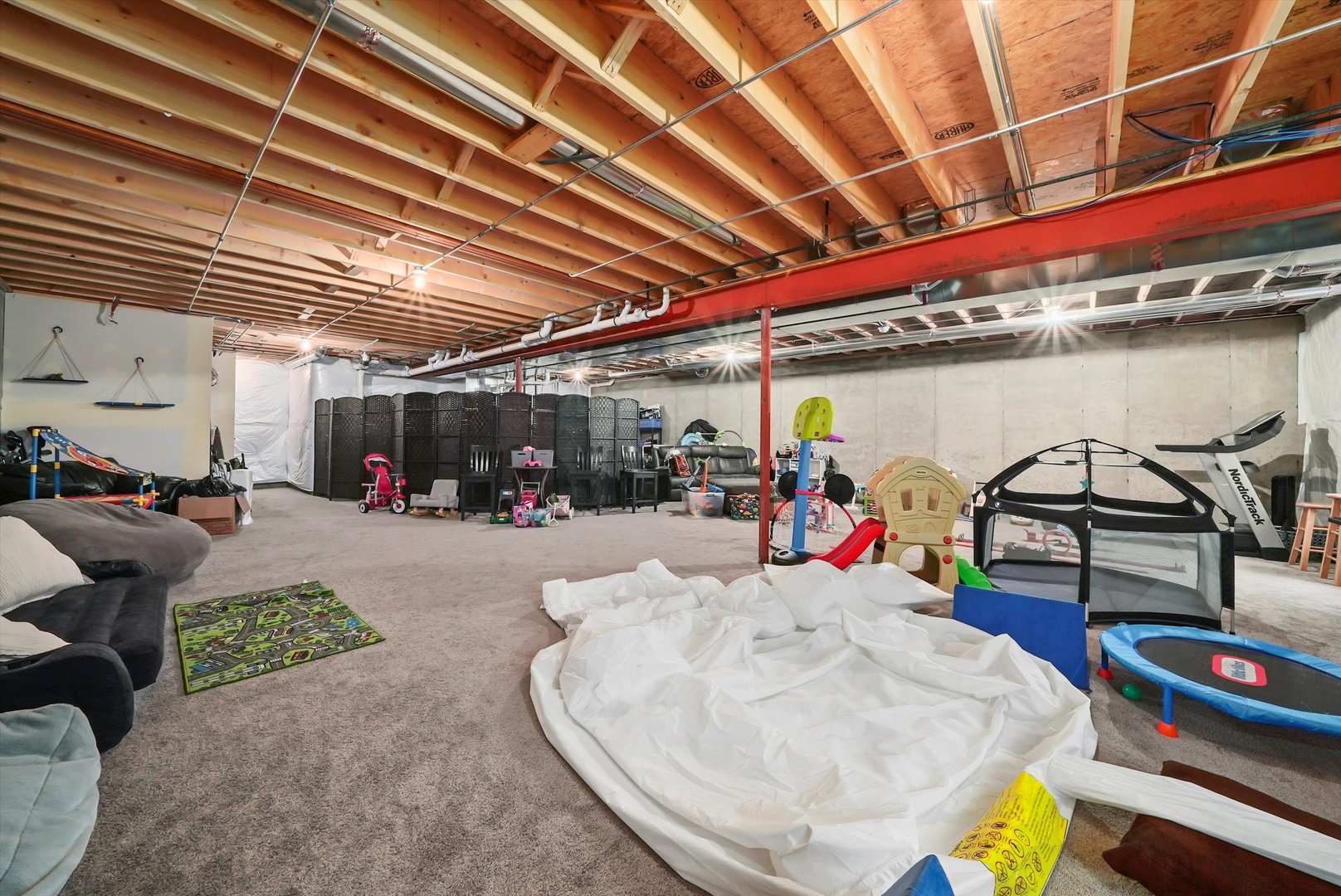 17048 CLOVER Drive
