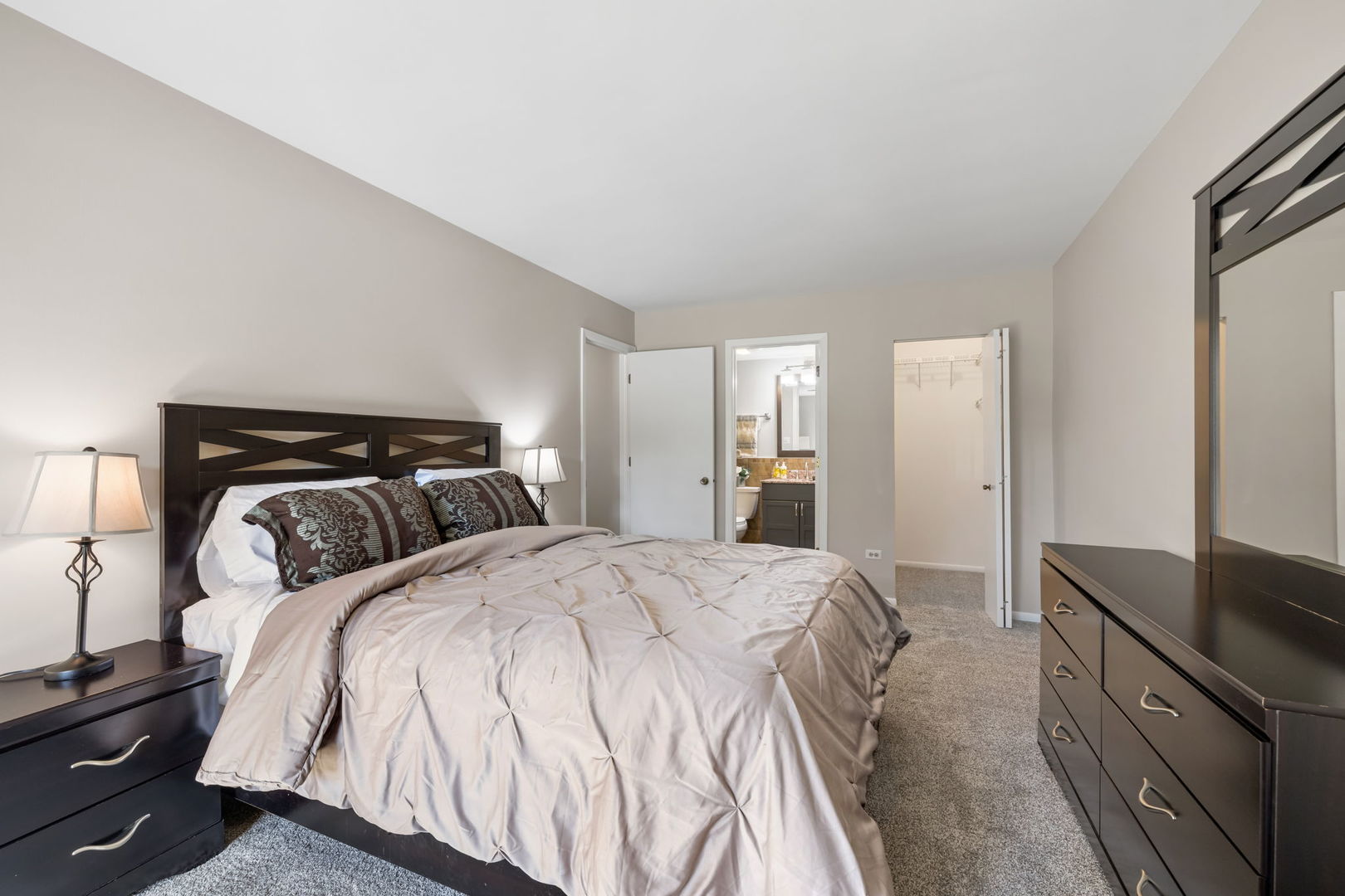 6425 Clarendon Hills Road Unit: 105