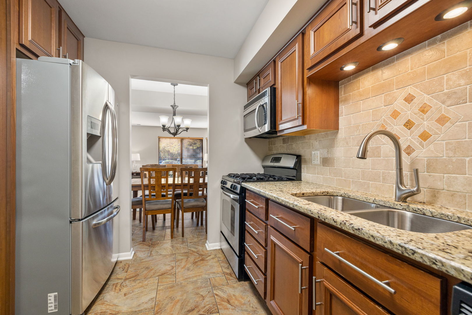 6425 Clarendon Hills Road Unit: 105