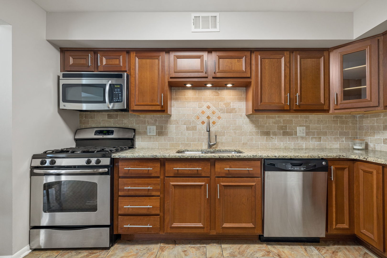6425 Clarendon Hills Road Unit: 105