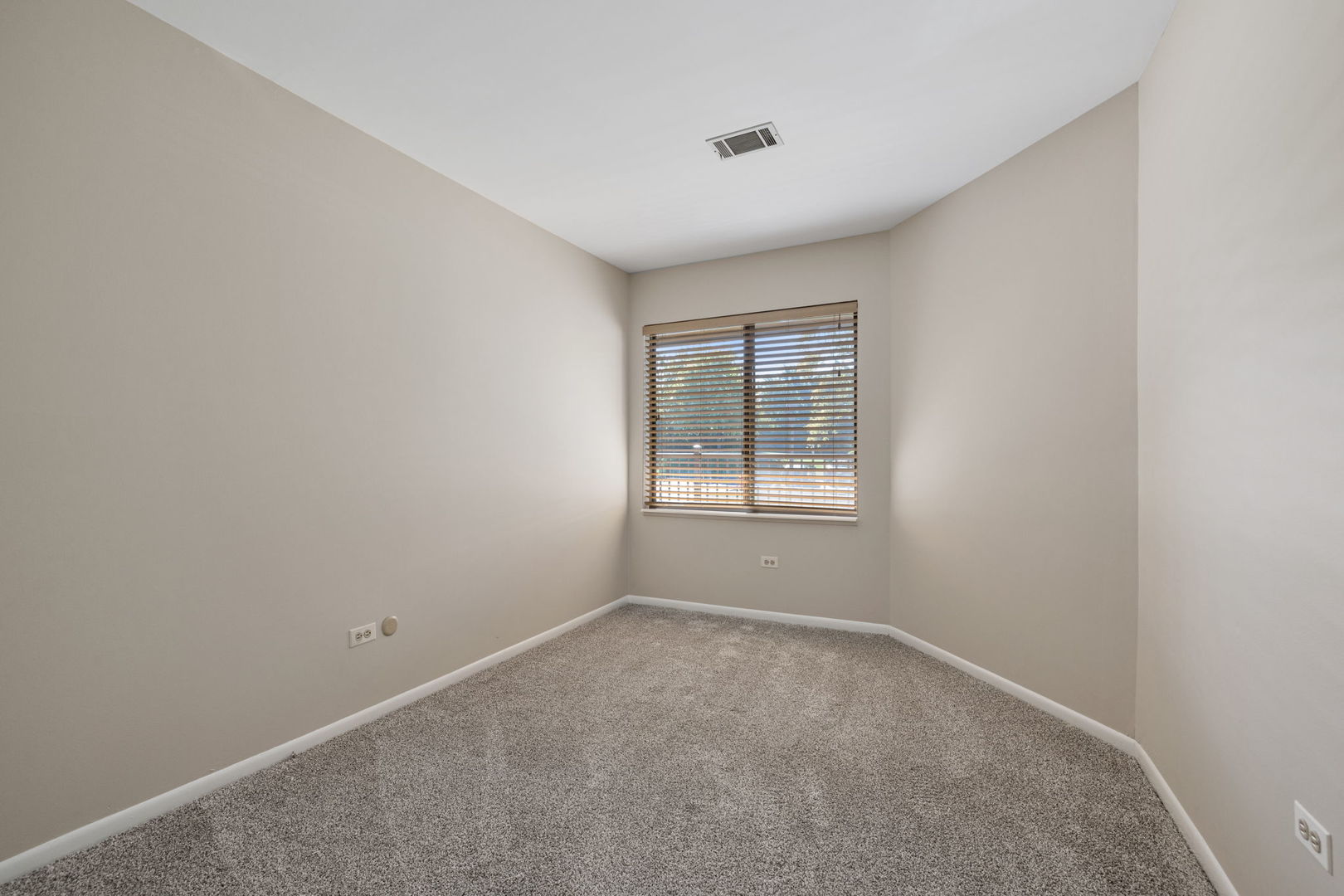 6425 Clarendon Hills Road Unit: 105