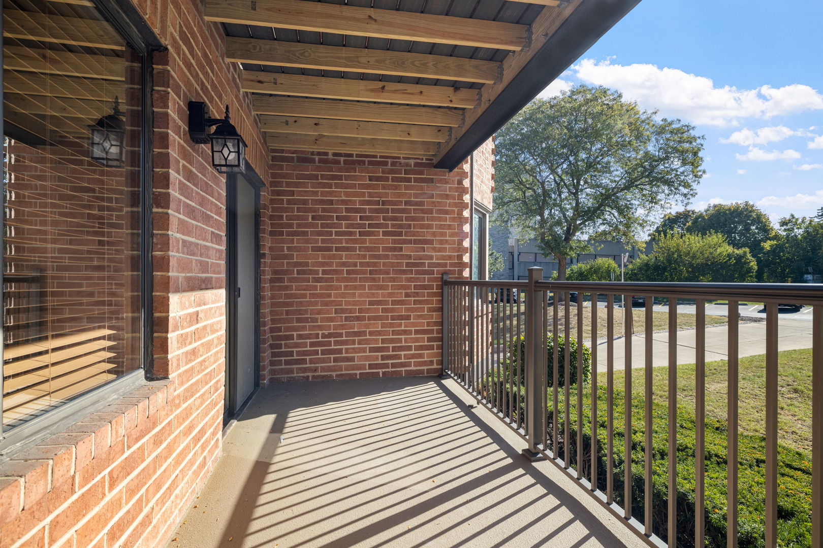 6425 Clarendon Hills Road Unit: 105