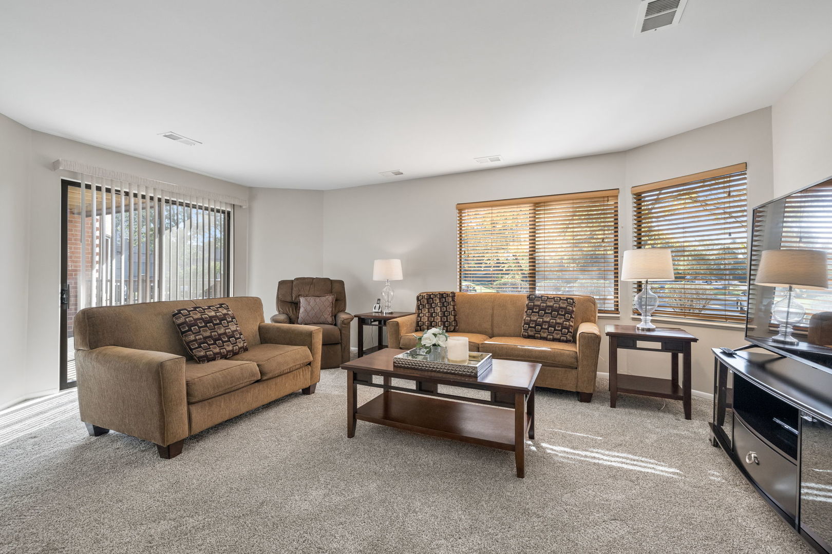 6425 Clarendon Hills Road Unit: 105