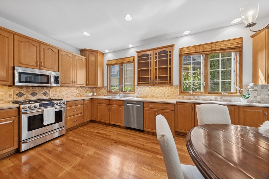 324 N County Line Road