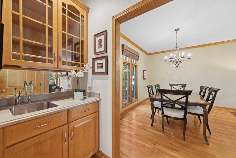 324 N County Line Road