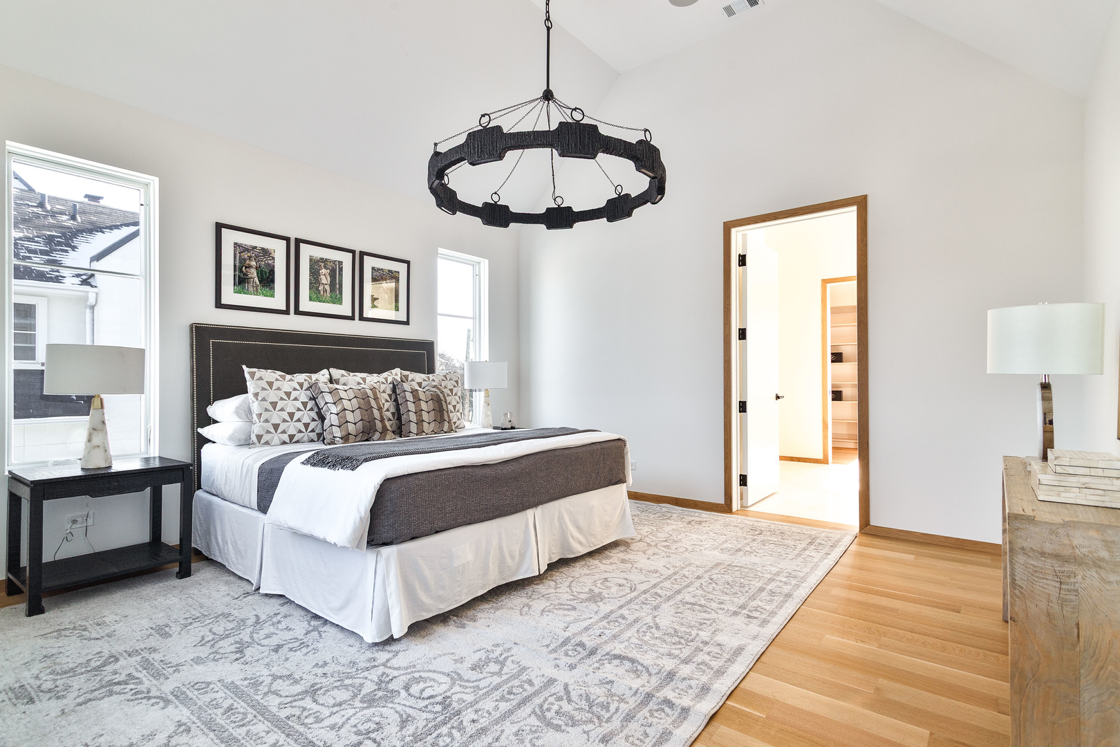 527 Kensington Court