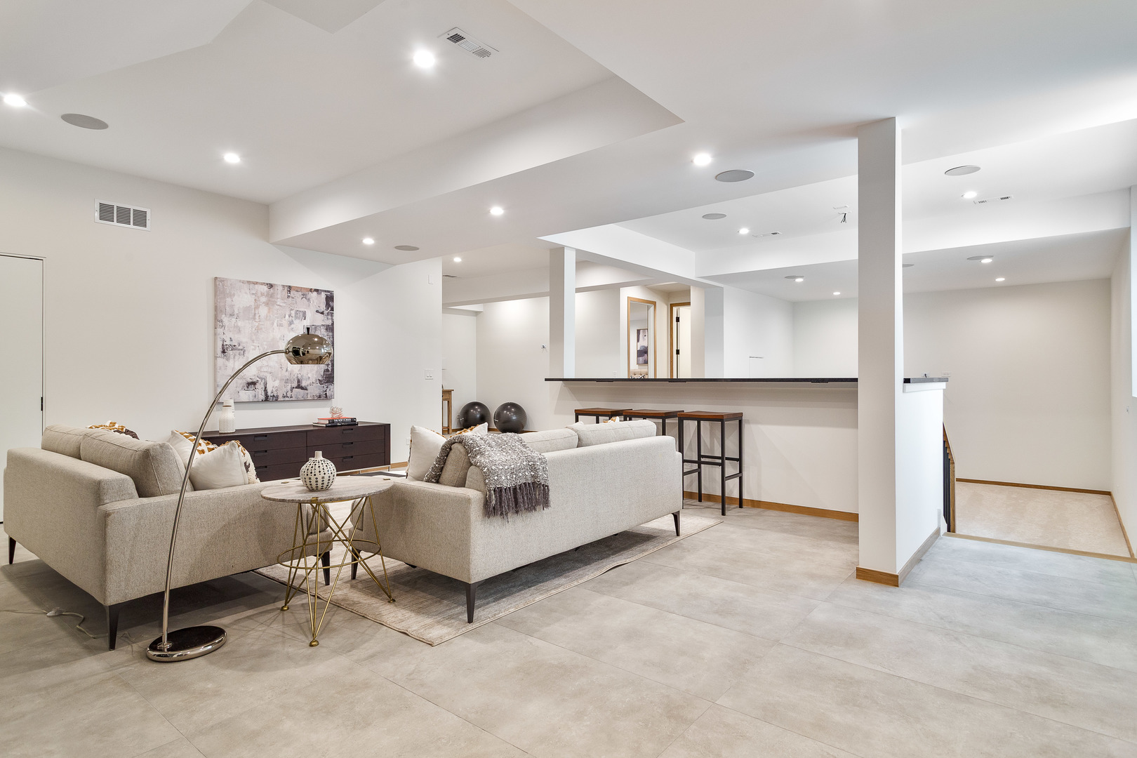 527 Kensington Court